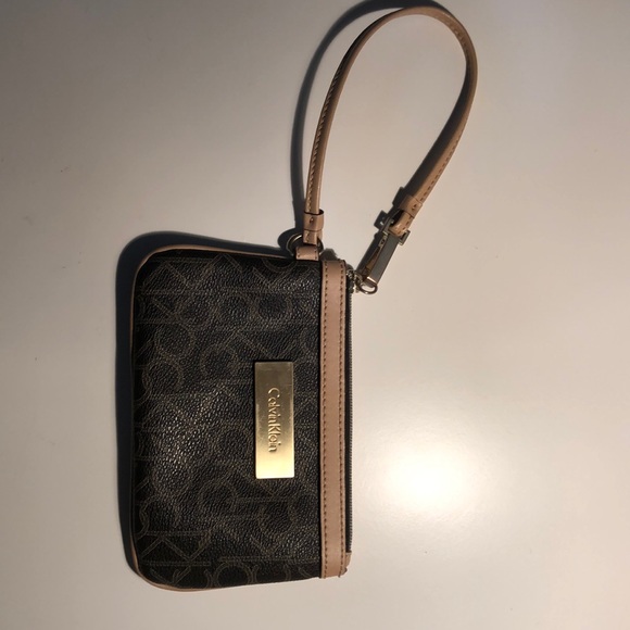 Calvin Klein Wristlet - Picture 1 of 3